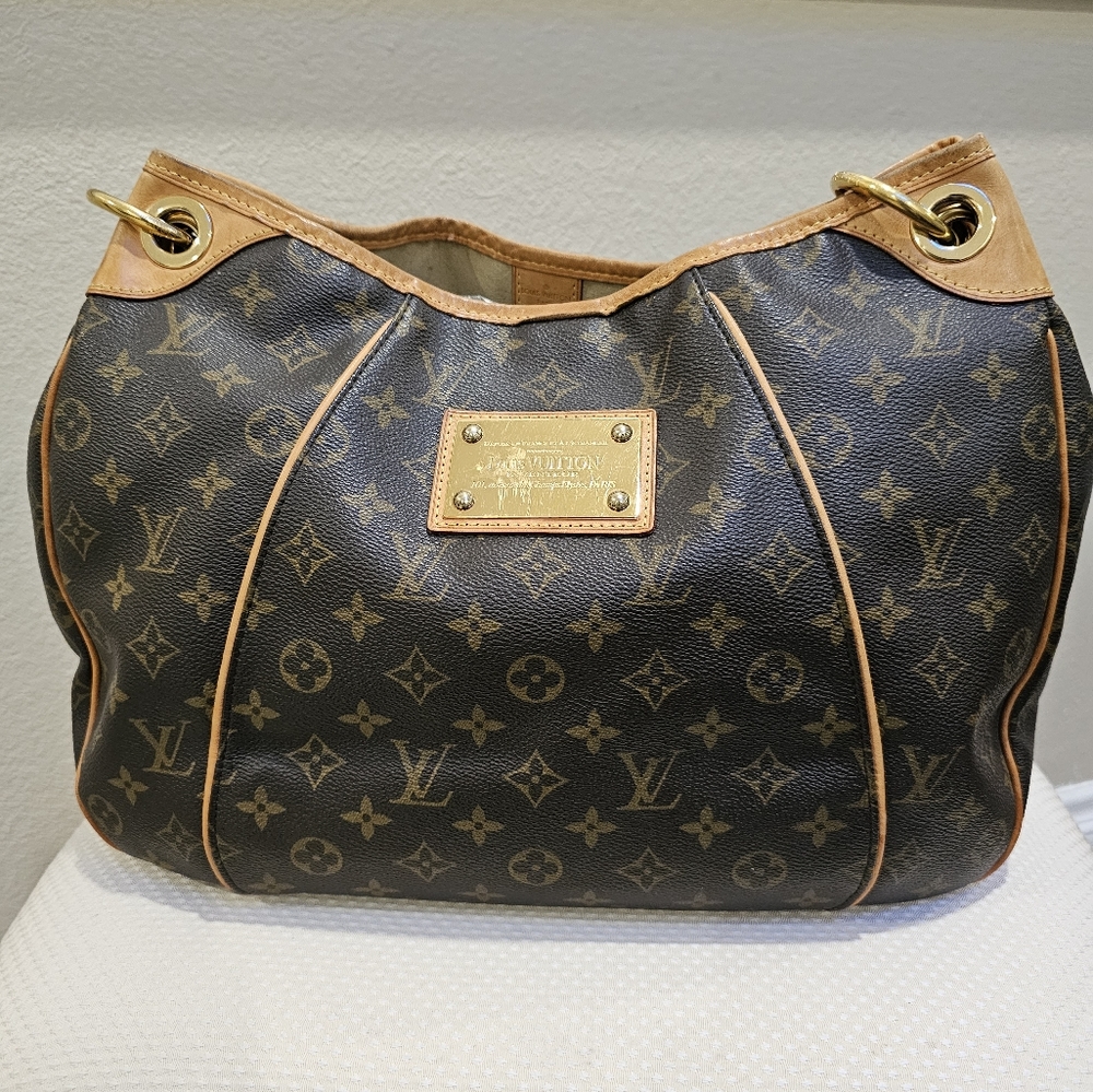 LOUIS VUITTON GALLIERA GM